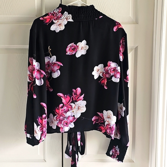 NWOT Venus Floral Long Sleeve Keyhole Neckline Floral Blouse Size 12. - Picture 11 of 15